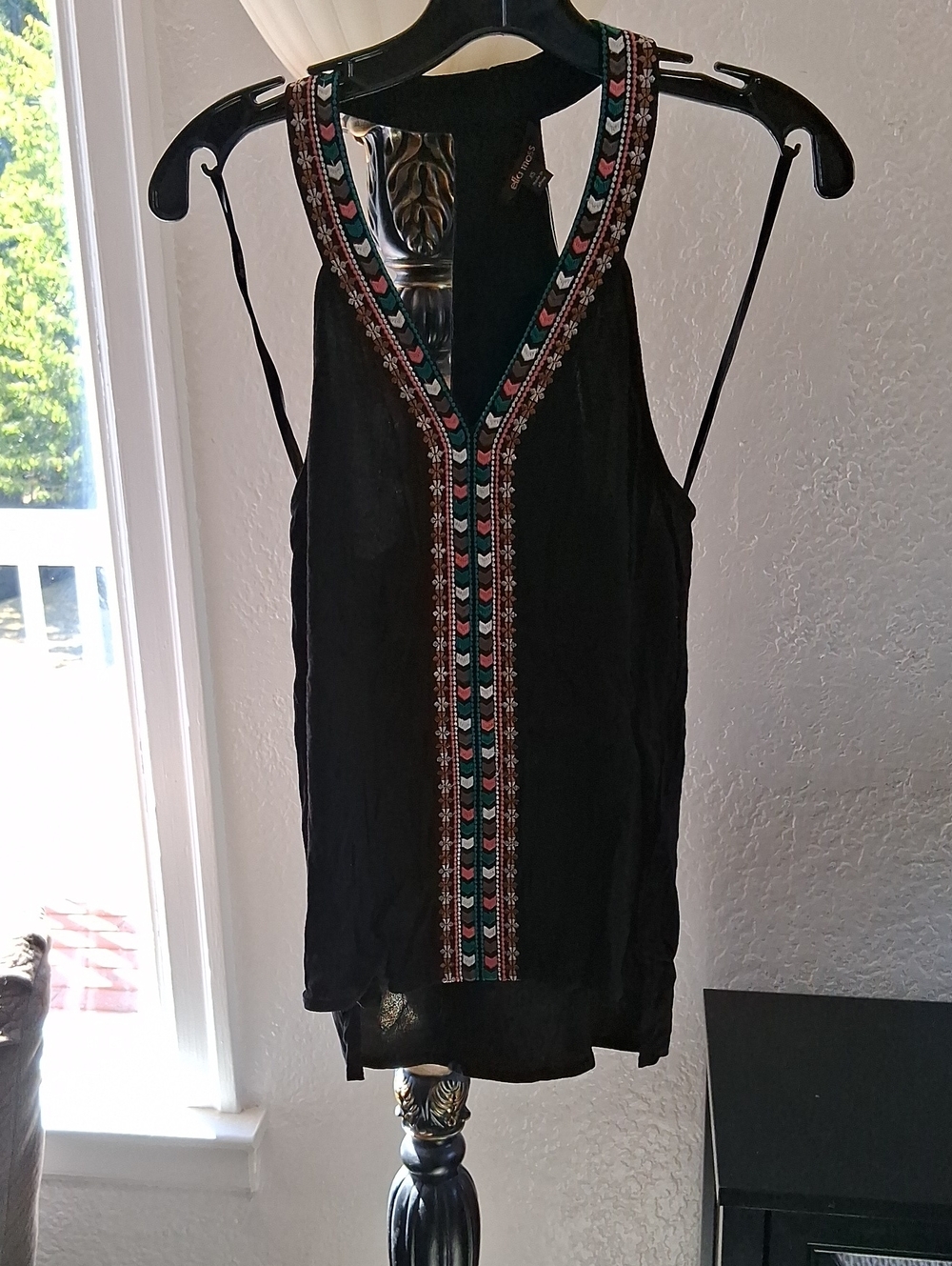 Ella Moss Black Embroidered V-Neck Camisole